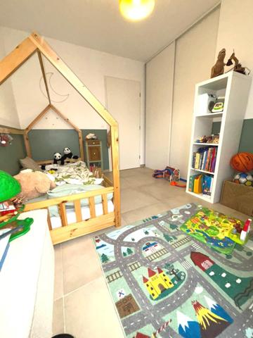 Appartement récent, terrasse motorisé et climatisé