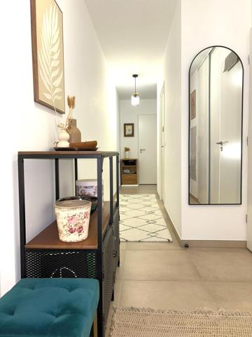 Appartement récent, terrasse motorisé et climatisé