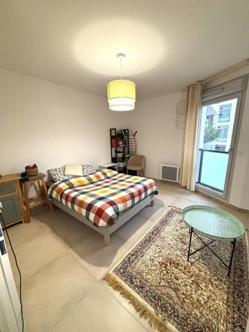 Appartement récent, terrasse motorisé et climatisé