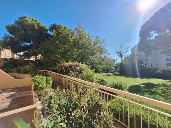 HYERES PORT - Appartement T2 - Garage - Terrasse - Résidence sécurisée