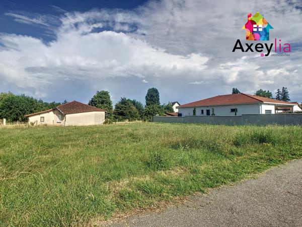 Renaison (42370) A VENDRE - RENAISON - TERRAIN CONSTRUCTIBLE VIABILISÉ DE 775M2