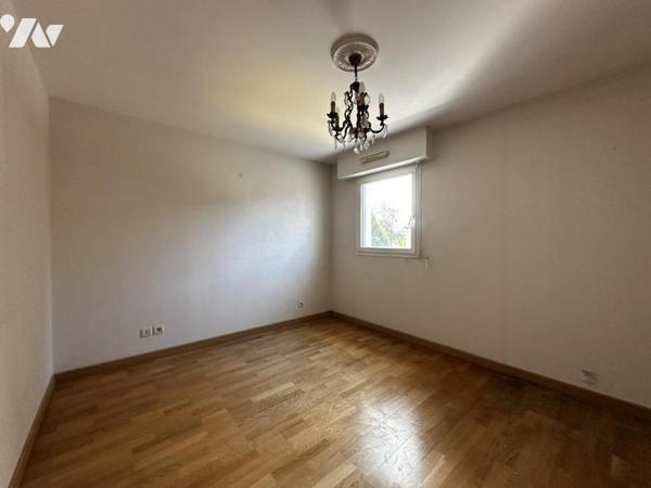 A VENDRE VANNES PROCHE GARE SPACIEUX T2 AVEC GARAGE