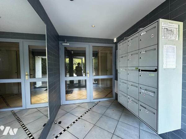 A VENDRE VANNES PROCHE GARE SPACIEUX T2 AVEC GARAGE