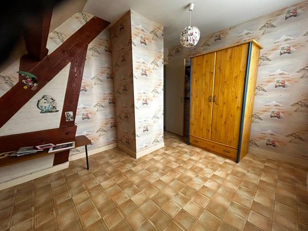 Charmante maison familiale en campagne avec grand terrain et hangar