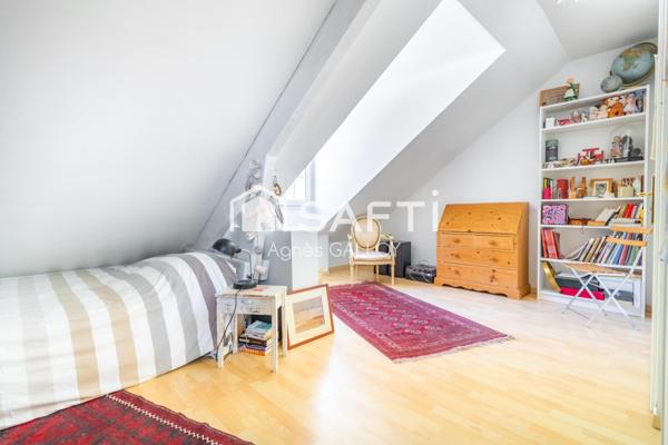 Maison familiale au calme, proche des transports et des services