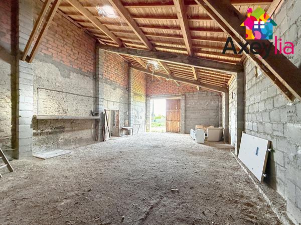 Renaison (42370) A VENDRE - RENAISON - MAISON D'HABITATION ET GRANDES DÉPENDANCES À RÉHABILITER AVEC TERRAIN