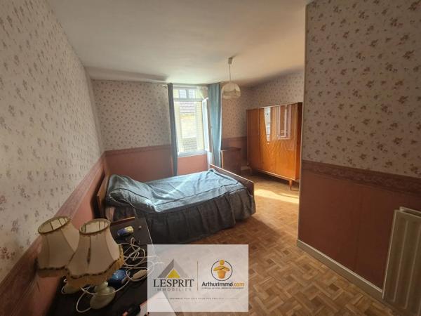 Vente                                                      Maison
                        
                     6 pièces                      99 m2                     à Brive-la-Gaillarde