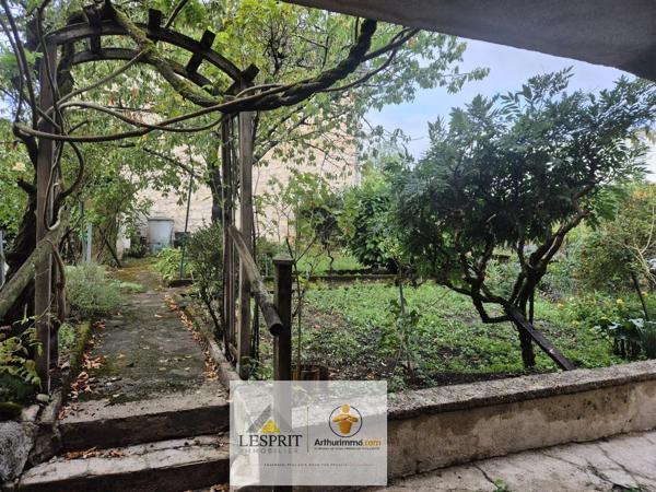 Vente                                                      Maison
                        
                     6 pièces                      99 m2                     à Brive-la-Gaillarde