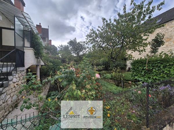 Vente                                                      Maison
                        
                     6 pièces                      99 m2                     à Brive-la-Gaillarde