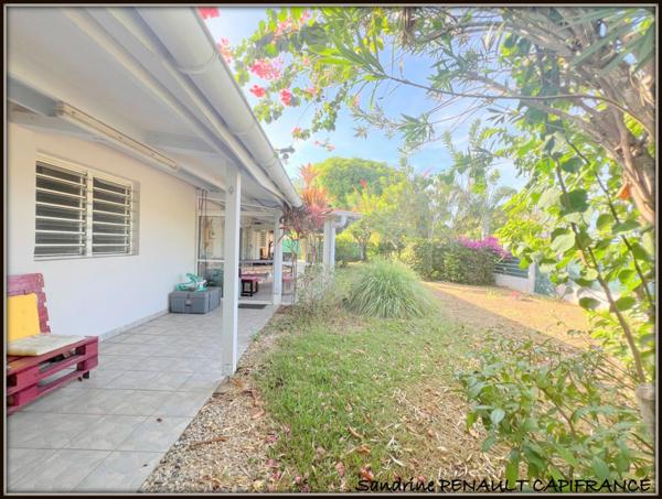 A VENDRE A KOUROU (97310) UNE MAGNIFIQUE MAISON T5 de 151 m² - SUPERFICIE DU TERRAIN 848 m² - PRIX DE 450 000 €.