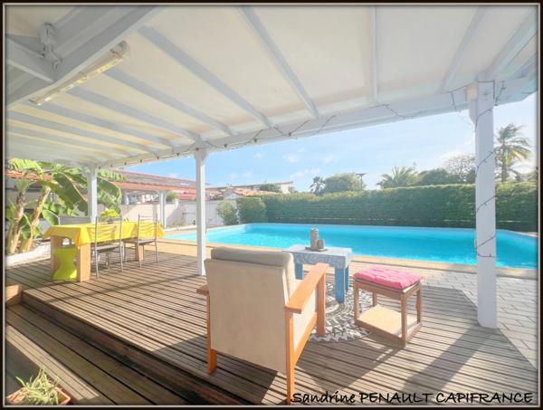 A VENDRE A KOUROU (97310) UNE MAGNIFIQUE MAISON T5 de 151 m² - SUPERFICIE DU TERRAIN 848 m² - PRIX DE 450 000 €.