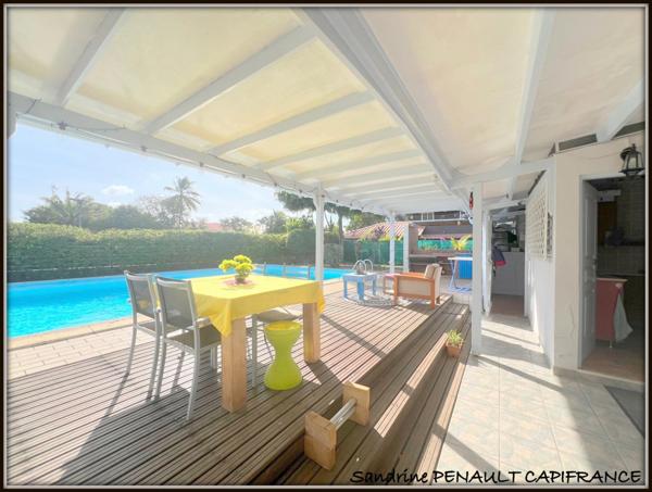 A VENDRE A KOUROU (97310) UNE MAGNIFIQUE MAISON T5 de 151 m² - SUPERFICIE DU TERRAIN 848 m² - PRIX DE 450 000 €.