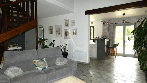 Maison familiale lumineuse et fonctionnelle