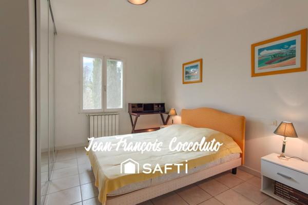 Belle maison avec piscine et parc arboré