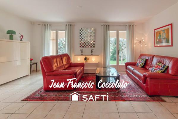 Belle maison avec piscine et parc arboré