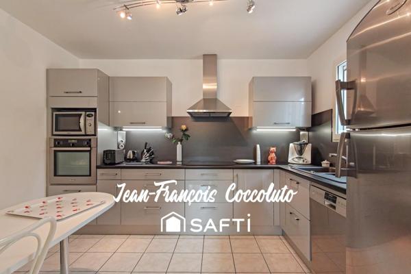 Belle maison avec piscine et parc arboré