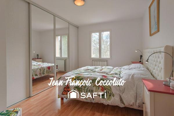 Belle maison avec piscine et parc arboré