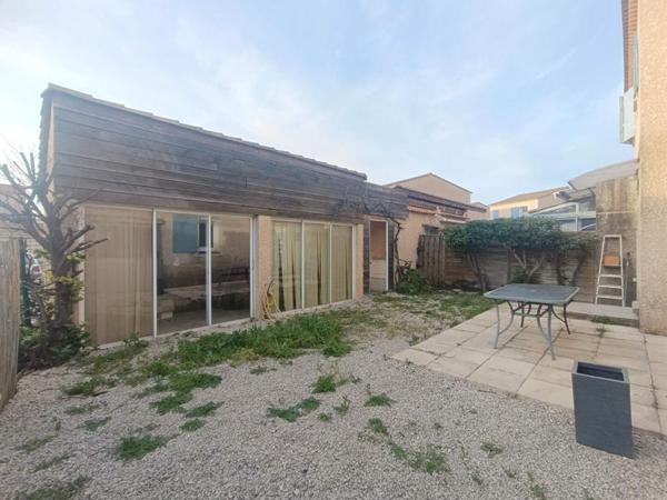 Maison Eyguieres + Cour + Garage