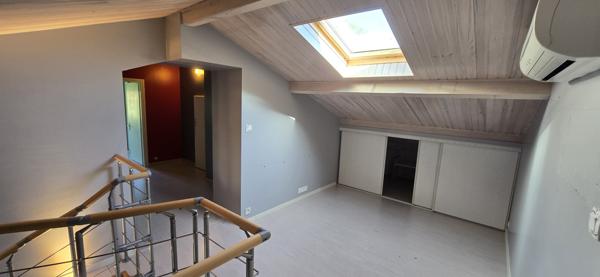 Villa 7 pièce(s) 5 chambre(s) 148 m²