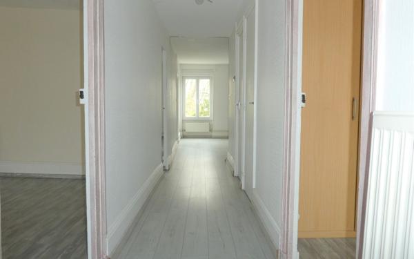 Appartement à louer    3 pièces • 80 m2 Le Creusot