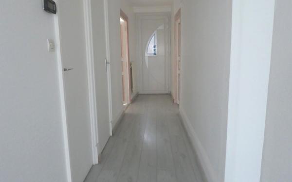 Appartement à louer    3 pièces • 80 m2 Le Creusot