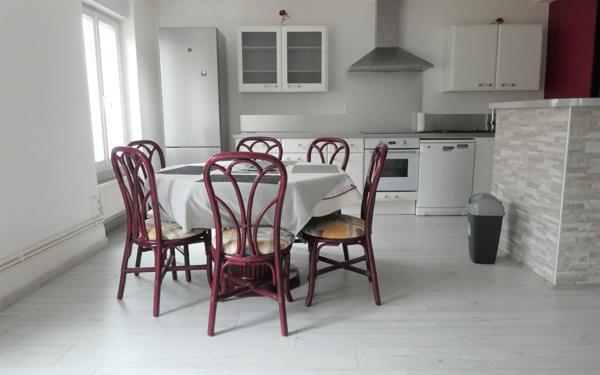 Appartement à louer    3 pièces • 80 m2 Le Creusot