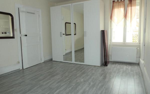 Appartement à louer    3 pièces • 80 m2 Le Creusot