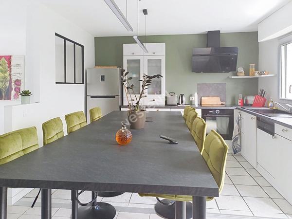 Maison familiale a Avrille - fonctionnelle, lumineuse et pleine de potentiel