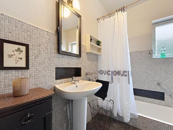 Maison, 199m2, 10 pièces 2, chambres, SPA, et dependances