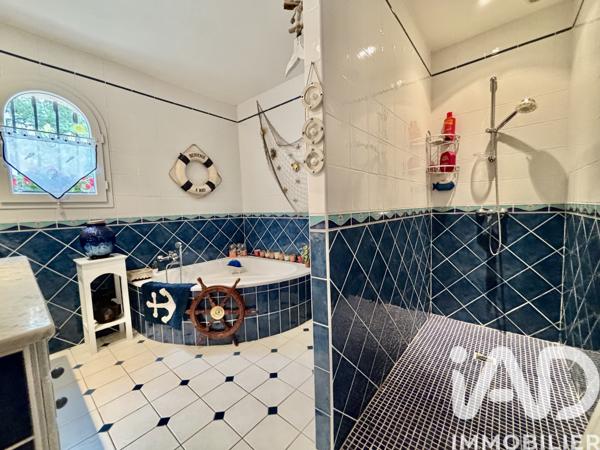 Maison à vendre 6 pièces 184 m² Rochefort-du-Gard