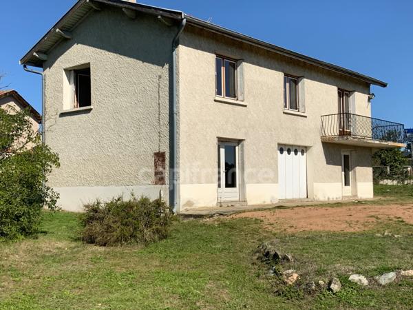 A SAINT GERMAIN LAVAL (42) MAISON de 120 M2 avec terasse TERRAIN de 3 HA et BATIMENT de 75 M2