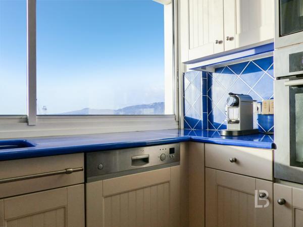 TOULON – Appartement avec vues mer, cave et parking