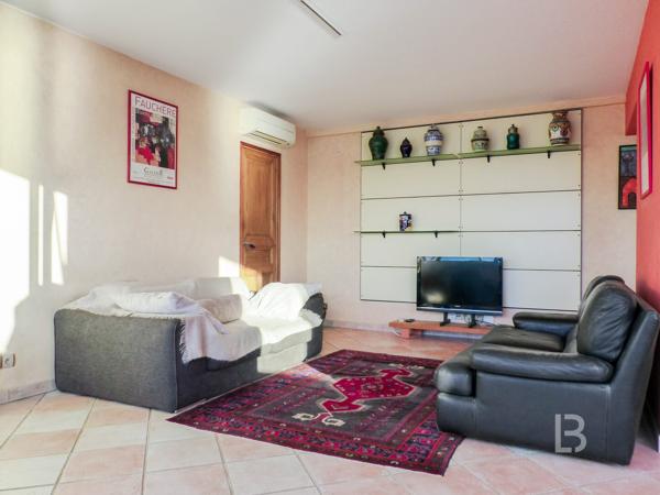 TOULON – Appartement avec vues mer, cave et parking