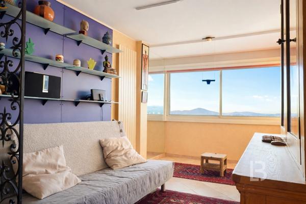 TOULON – Appartement avec vues mer, cave et parking