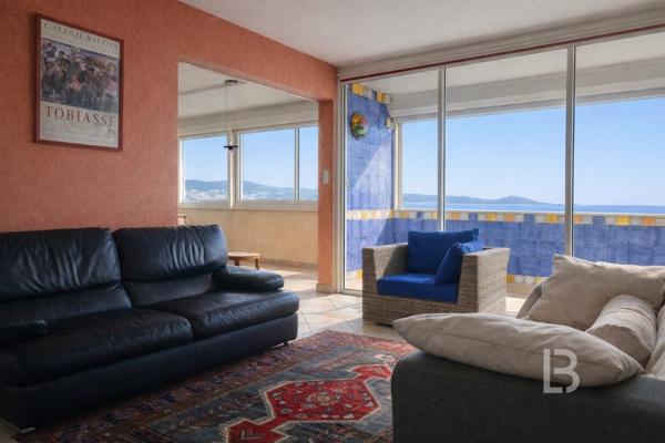 TOULON – Appartement avec vues mer, cave et parking