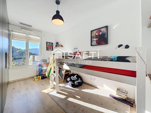 La Roquette-S/S : Villa individuelle, domaine avec piscine