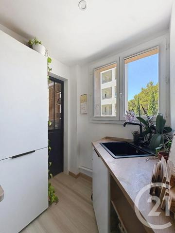 Appartement F3 à vendre  3 pièces - 64 m 2   MONTPELLIER  - 34