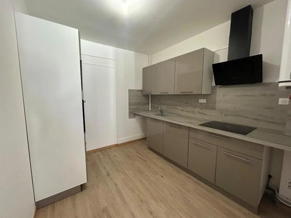 Appartement à louer 2 pièces 45.58m² Montbéliard (25200)