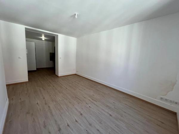 Appartement à louer 2 pièces 45.58m² Montbéliard (25200)