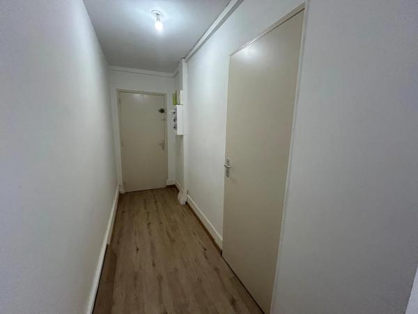 Appartement à louer 2 pièces 45.58m² Montbéliard (25200)