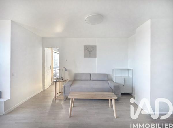 Location appartement 4 pièces 84 m² Paris 15