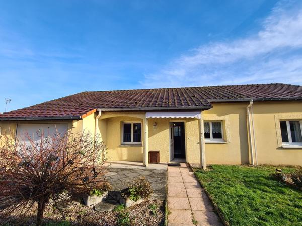 Sous offre d'achat acceptée ** Maison individuelle de plain-pied avec 3 chambres à Thaon-les-Vosges