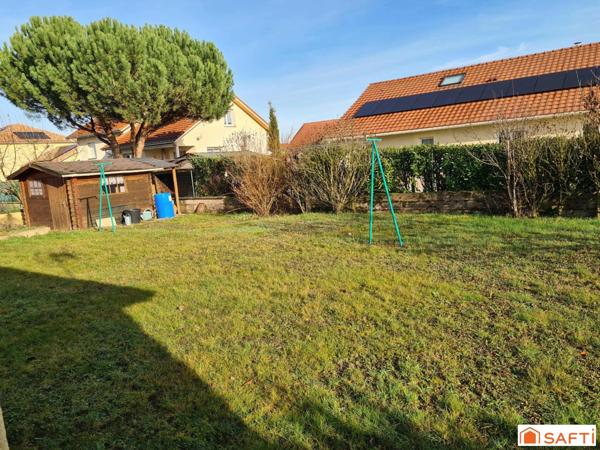 Sous offre d'achat acceptée ** Maison individuelle de plain-pied avec 3 chambres à Thaon-les-Vosges