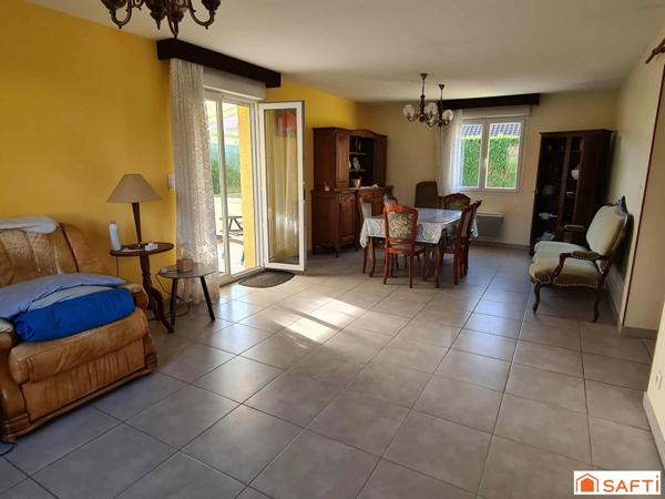 Sous offre d'achat acceptée ** Maison individuelle de plain-pied avec 3 chambres à Thaon-les-Vosges