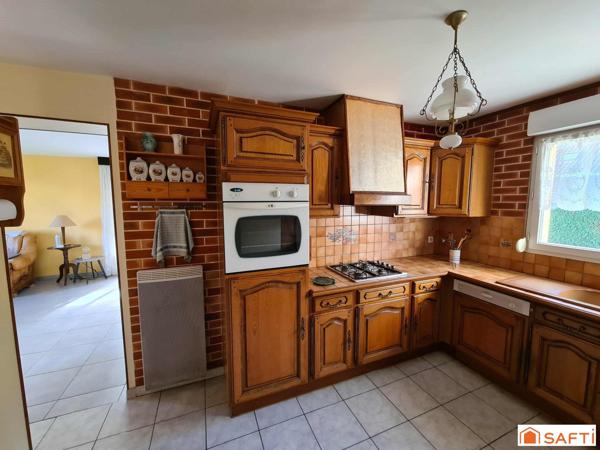 Sous offre d'achat acceptée ** Maison individuelle de plain-pied avec 3 chambres à Thaon-les-Vosges