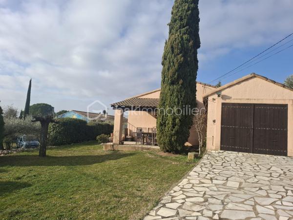 Maison traditionnelle de 1 260 m²