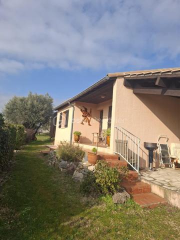 Maison traditionnelle de 1 260 m²