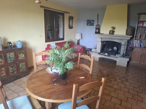 Maison traditionnelle de 1 260 m²