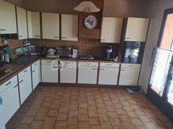 Maison traditionnelle de 1 260 m²