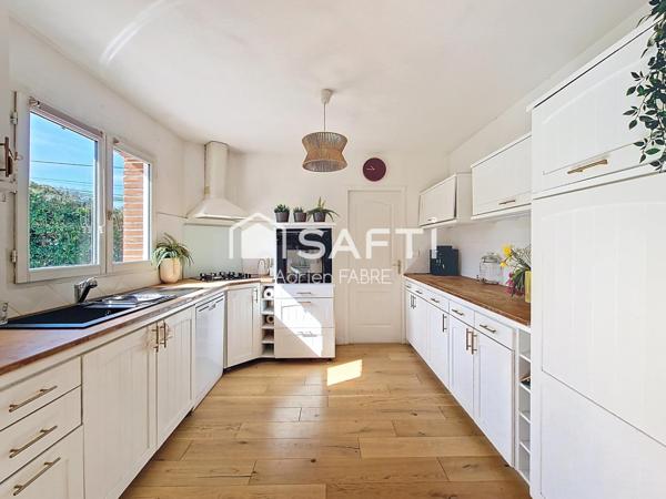 Villa moderne de 225 m² avec piscine de 12mx5m ,un pool housse de 25m² et dépendances à seulement 20 minutes de Toulouse